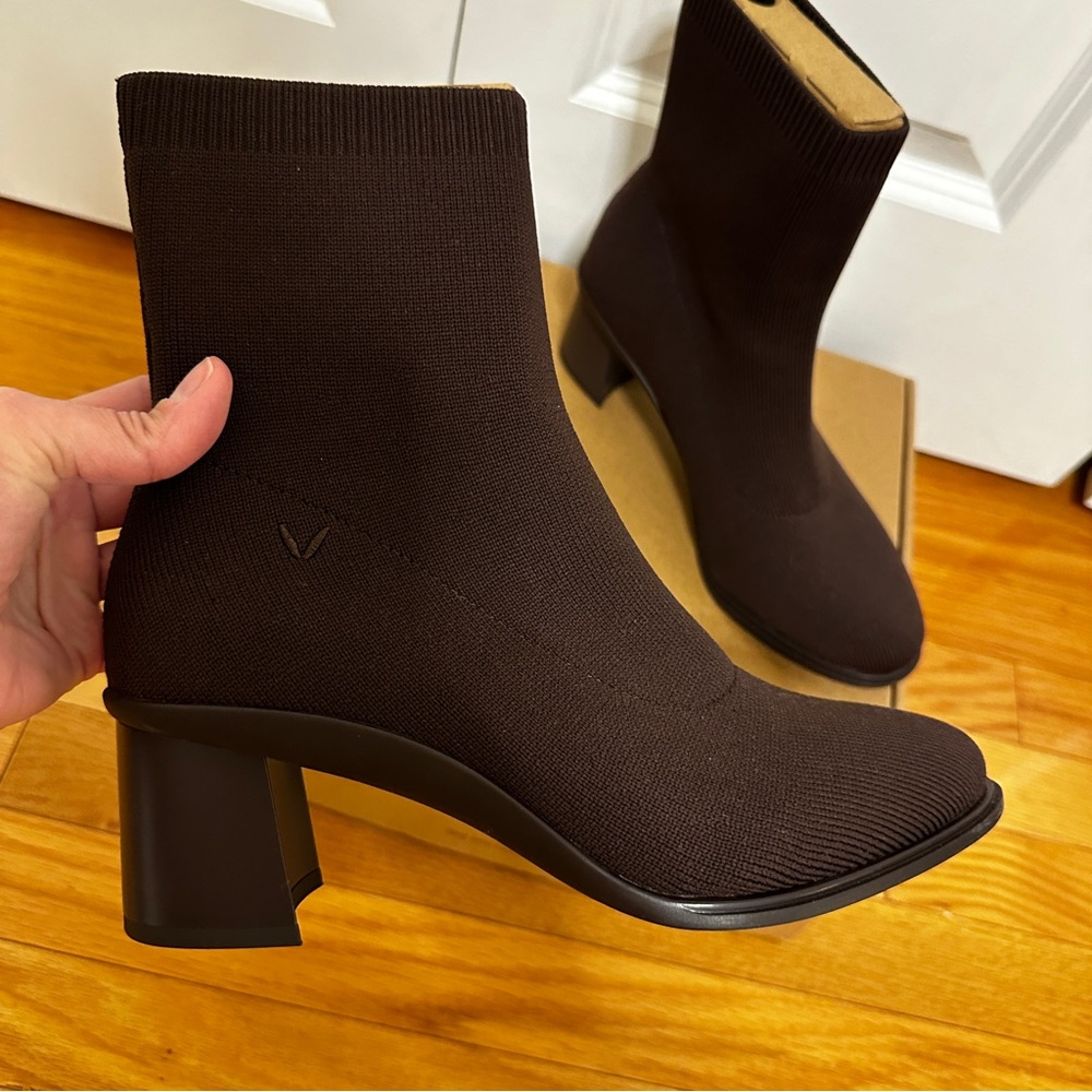 VIVAIA Almond-Toe Running Heel Boots (Amanda) SZ 8  dark chocolate brown - Picture 11 of 16